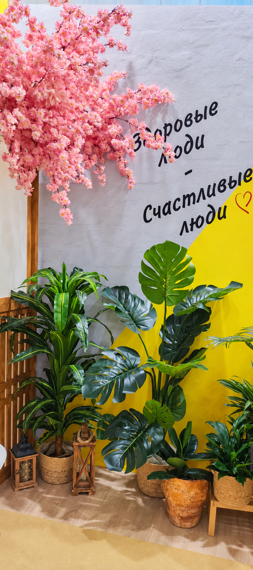 Декор выставочного стенда Lacto-Fit в Крокус Экспо. InterCHARM, 2026г.